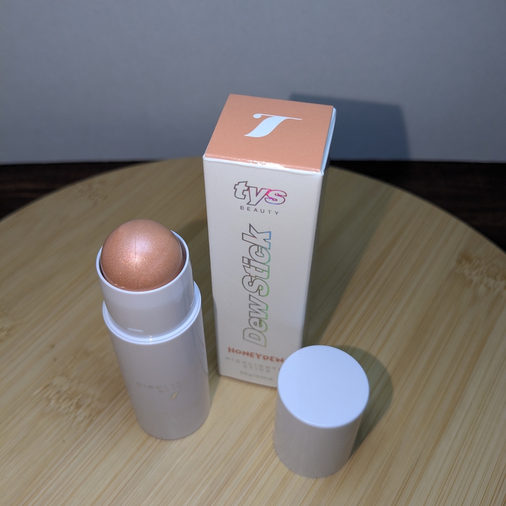 Dew Stick Highlighter in Honeydew Peach